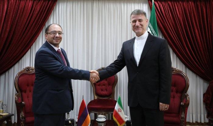 A meeting was held between Arsen Avagyan and Dr. Vahid Haddadi Asl, Iranian deputy minister of science, research and technology and Head of Center for International scientific studies and collaboration.