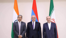 رایزنی سیاسی وزارت امورخارجه جمهوری ارمنستان، جمهوری اسلامی ایران و هندوستان .