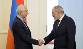 The Prime Minister holds farewell meeting with the Iranian Ambassador to Armenia