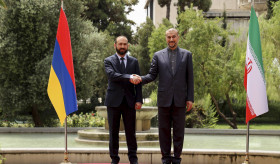 دیدار وزرای امور خارجه جمهوری ارمنستان و جمهوری اسلامی ایران وبیانیه های مطبوعاتی درباره نتایج دیدار و مذاکرات