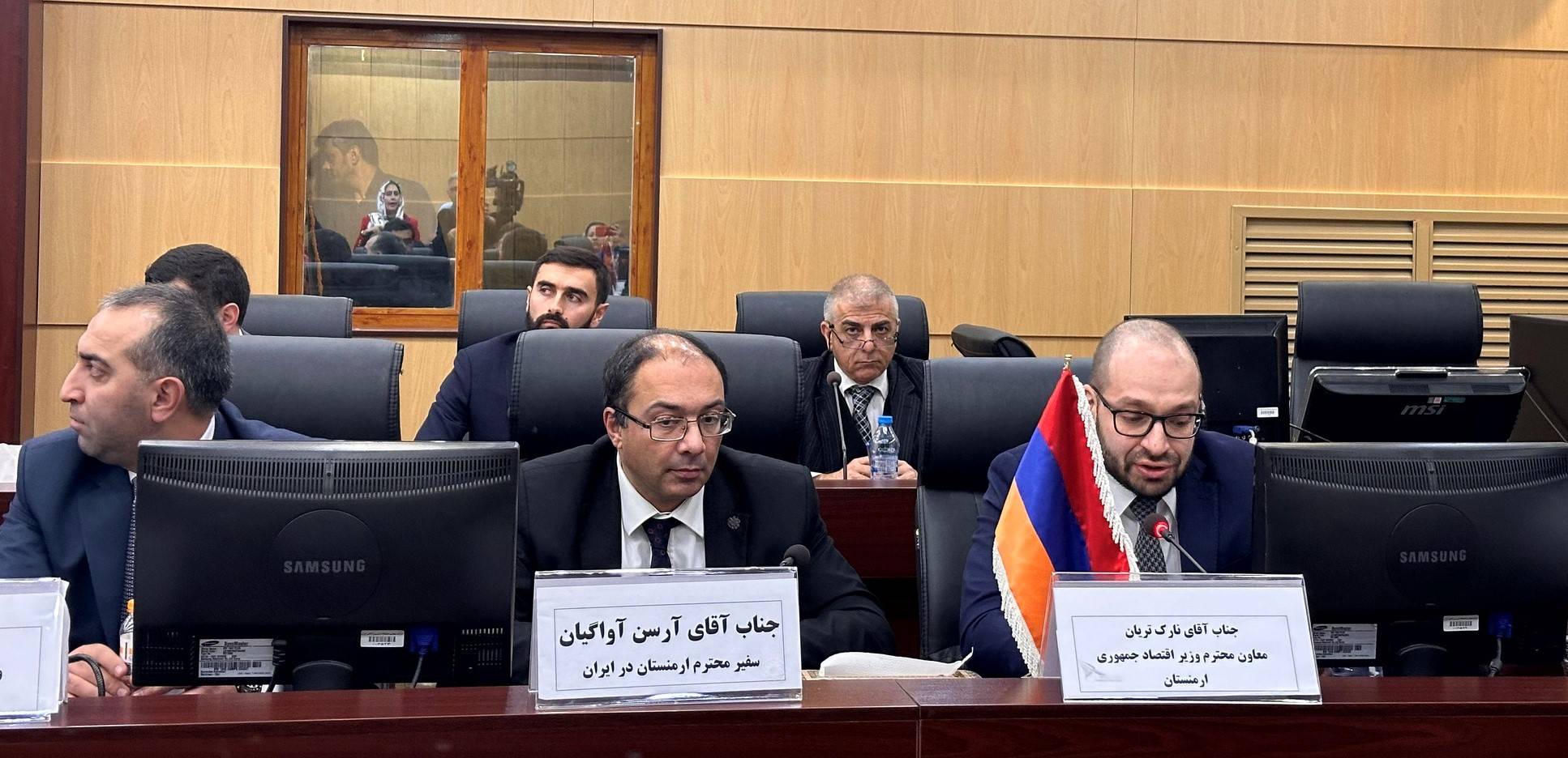حضور نارگ تریان معاون وزیر اقتصاد جمهوری ارمنستان در همایش اقتصادی در تهران با حضور نمایندگان کشورهای عضو اوراسیا و ایران.