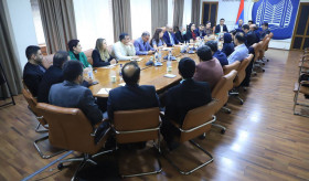 Armenian Deputy Economy Minister met with Iranian private business sector
