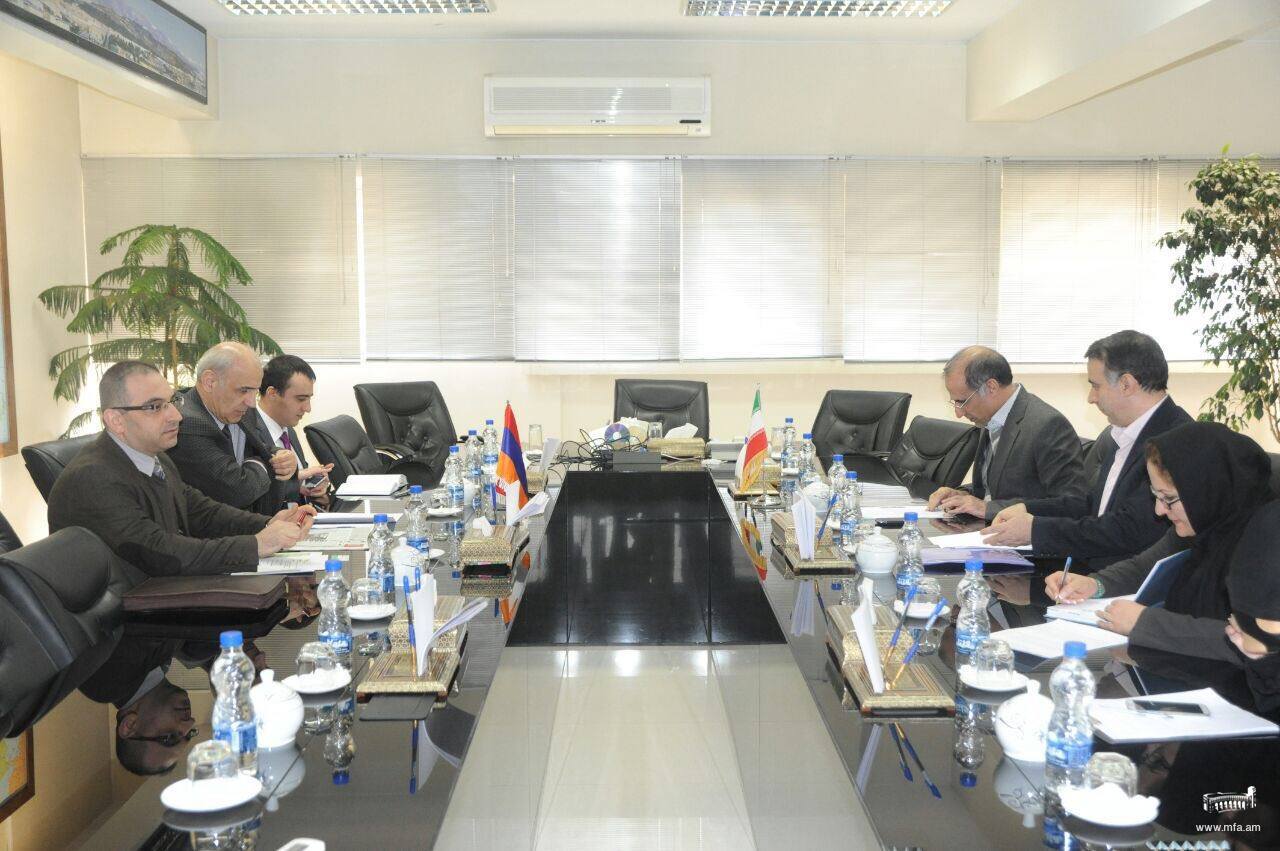 Դեսպան Թումանյանի հանդիպումը Իրանի արդյունաբերության, հանքերի և առևտրի նախարարի տեղակալի հետ