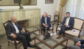 Դեսպան Թումանյանն ընդունեց Հայաստանի ֆրանսիական համալսարանի ռեկտորին