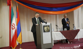 ՀՀ վարչապետ Կարեն Կարապետյանի գլխավորած կառավարական պատվիրակությունն այցելել է «Արարատ» մարզամշակութային համալիր, որտեղ հանդիպել է տեղի հայ համայնքի հետ