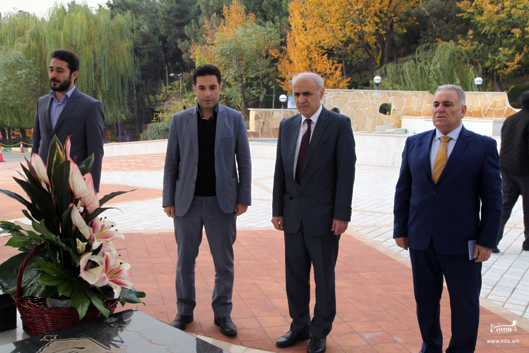 Ambassador Visited Islamic Revolution and Holy Defense Museum