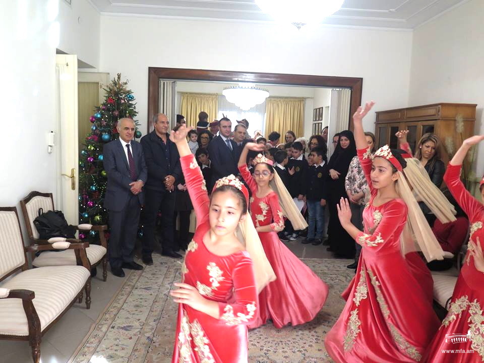 Schoolchildren Visited the Embassy