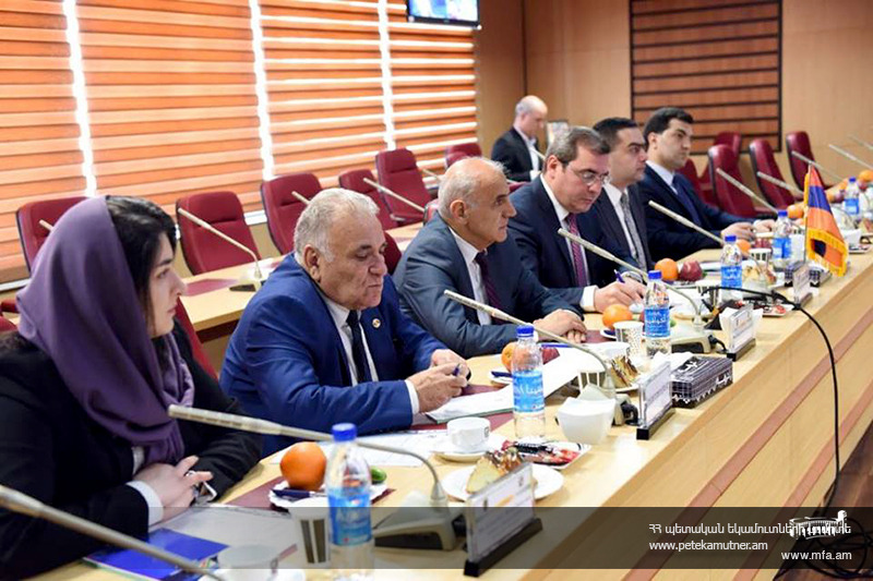 A MEMORANDUM OF UNDERSTANDING ON CUSTOMS COOPERATION WAS SIGNED BETWEEN ARMENIA AND IRAN