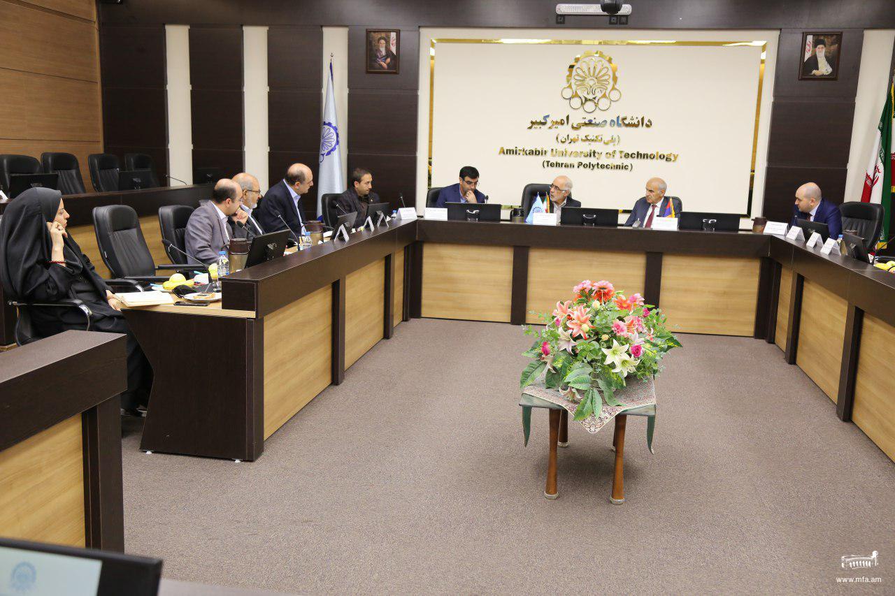 Armenian Ambassador Visited Amir Kabir University in Tehran