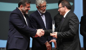 Armenian Ambassador honored by “Qand- e Parsi” award